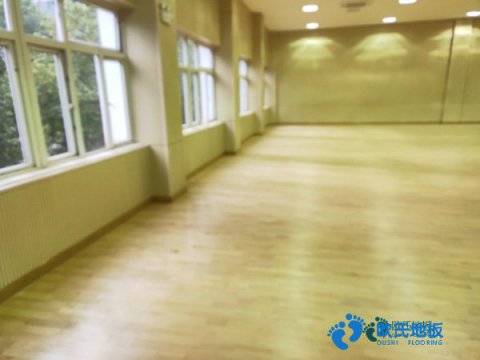 單層龍骨體育運(yùn)動木地板廠家報價
