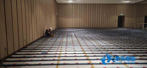 知名運(yùn)動體育地板施工隊(duì)