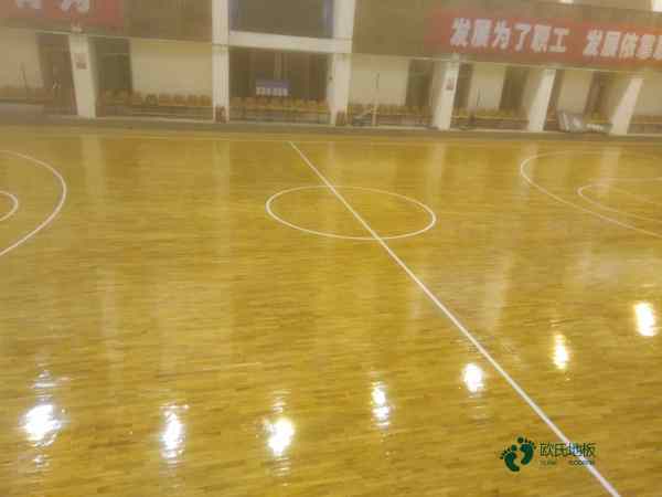 大學籃球場地地板施工方案3